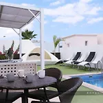 Royal Modern أذيخي